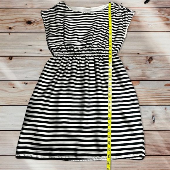 Tulle Striped Dress Size Medium - Picture 8 of 10